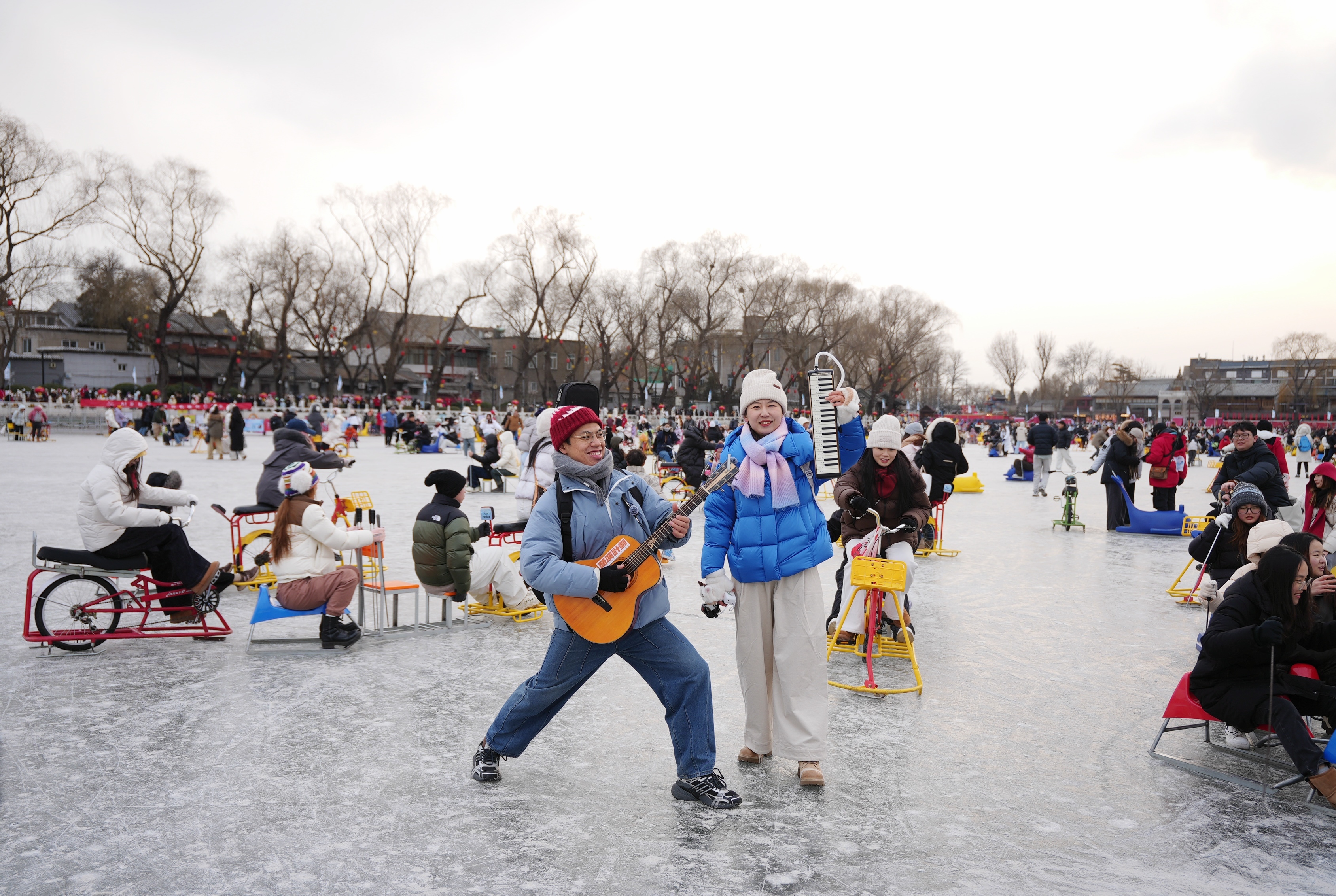 一起唱吧,边走边唱!仨年轻人7年唱遍北京94个角落…… 一起唱吧,边走边唱!仨年轻人7年唱遍北京94个角落……