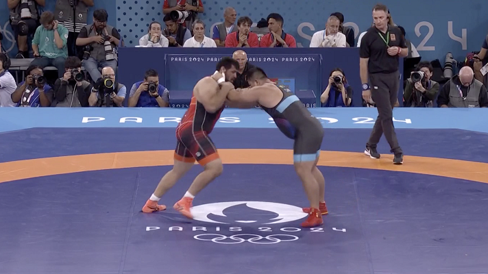 孟令哲夺得巴黎奥运会摔跤男子古典式130公斤级铜牌 孟令哲夺得巴黎奥运会摔跤男子古典式130公斤级铜牌