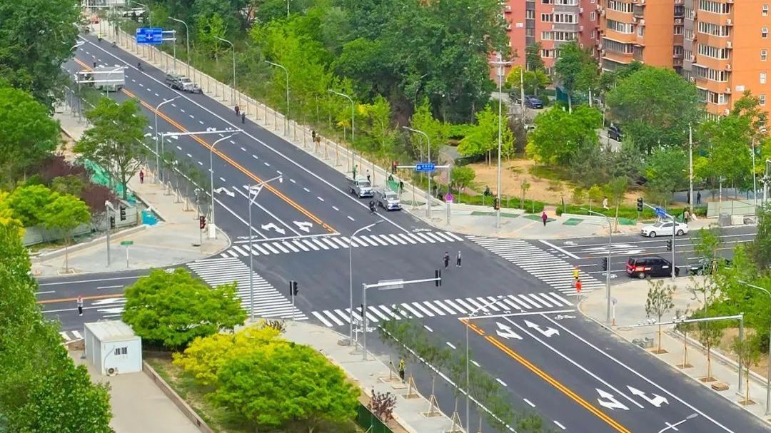 破“梗阻”通民心！黄渠南街500余米“断头路”焕新通车