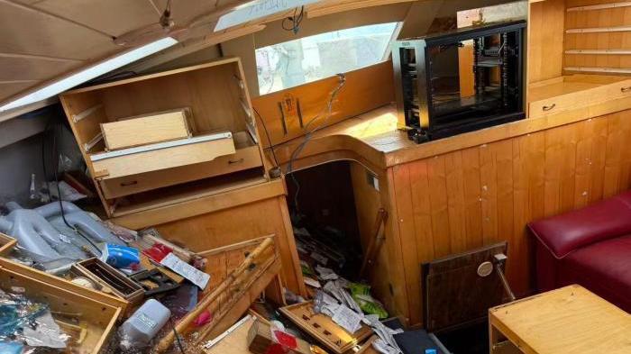 “中国环球航海第一人”翟墨在大洋洲遭抢，船只遭毁灭性损伤