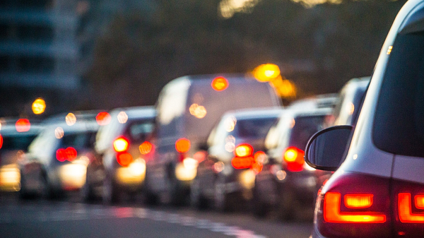 自驾出行占八成!公安部预判春运道路交通面临六大风险 自驾出行占八成!公安部预判春运道路交通面临六大风险