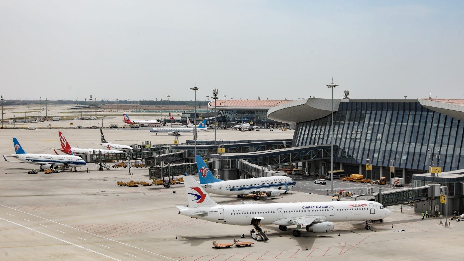 “五一”假期大兴机场运送旅客近77万人次