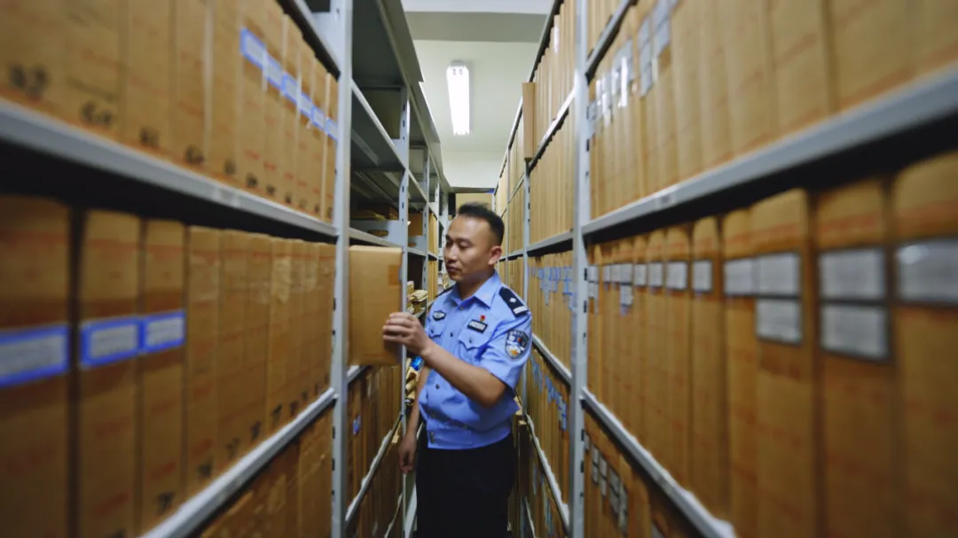 在1平方厘米中破案，这位北京刑警一干就是17年！