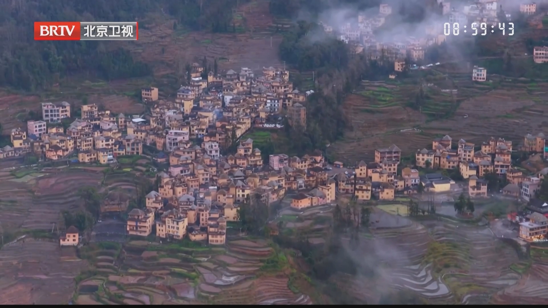 云雾如纱 梯田似镜：哈尼梯田绘就“大地调色盘”