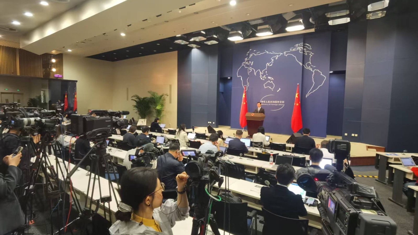 外交部:国际社会比以往任何时候都需要各国合作 外交部:国际社会比以往任何时候都需要各国合作