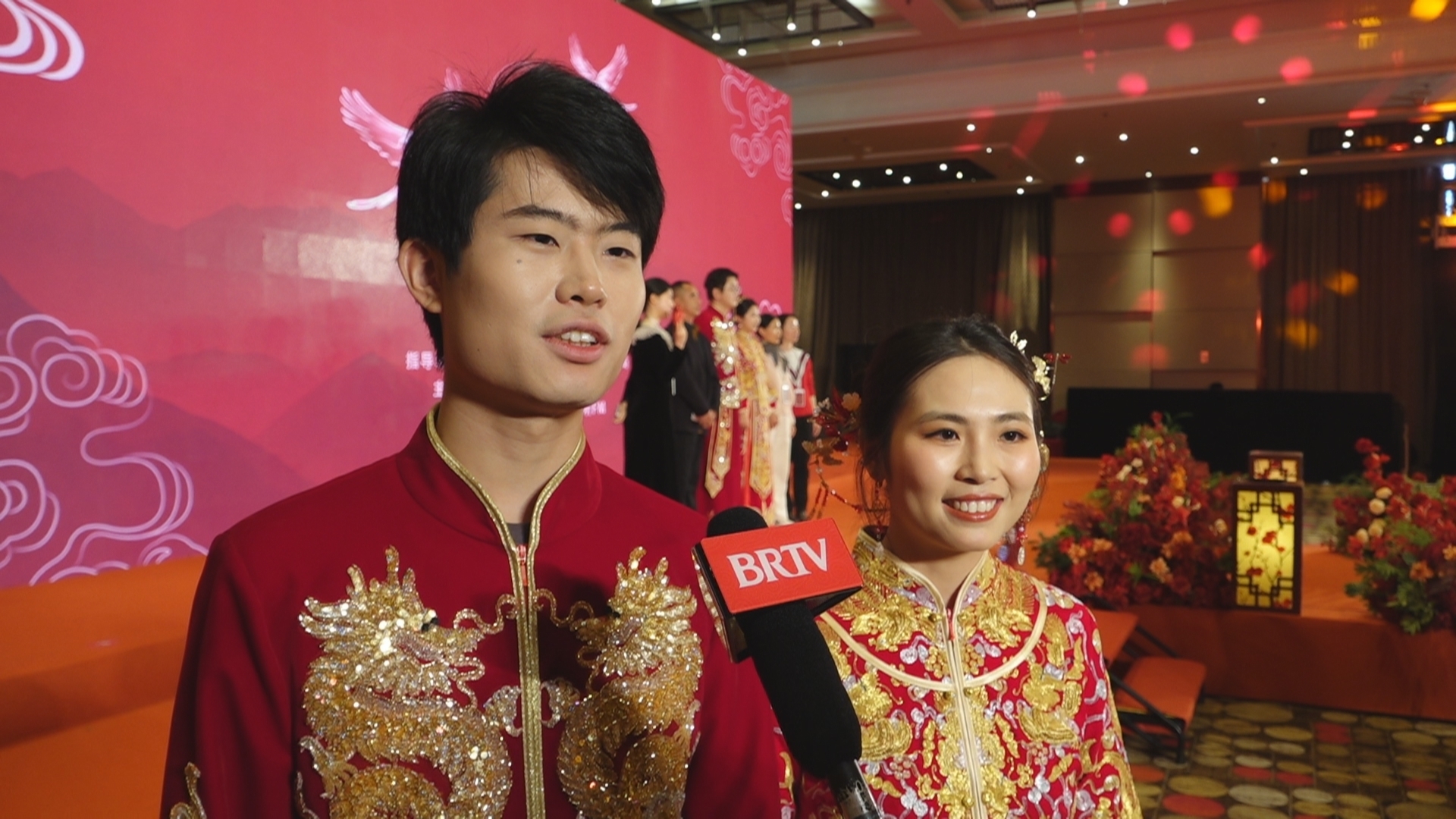 以传统仪式定格美好幸福 “同心永缔华礼新风”中式集体婚礼举行