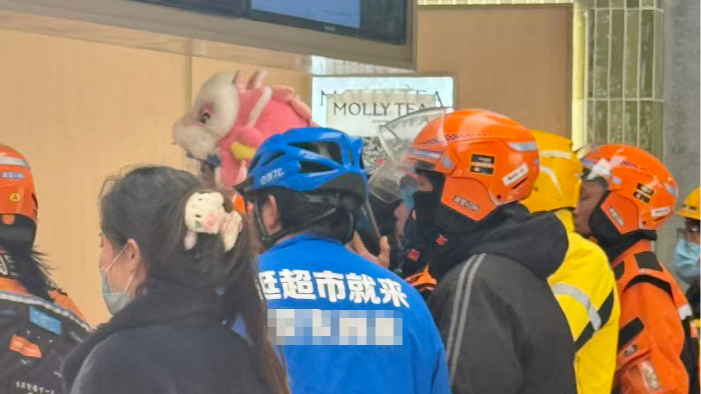 5小时500万单,奶茶店紧急闭店!千问免单活动崩溃,回应补偿方案 5小时500万单,奶茶店紧急闭店!千问免单活动崩溃,回应补偿方案