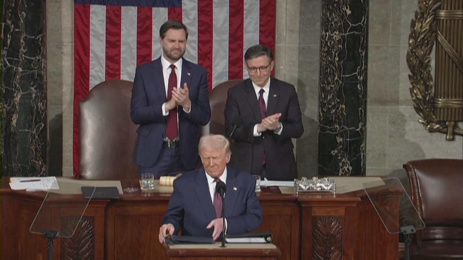 特朗普国会讲话　两党互呛现场混乱