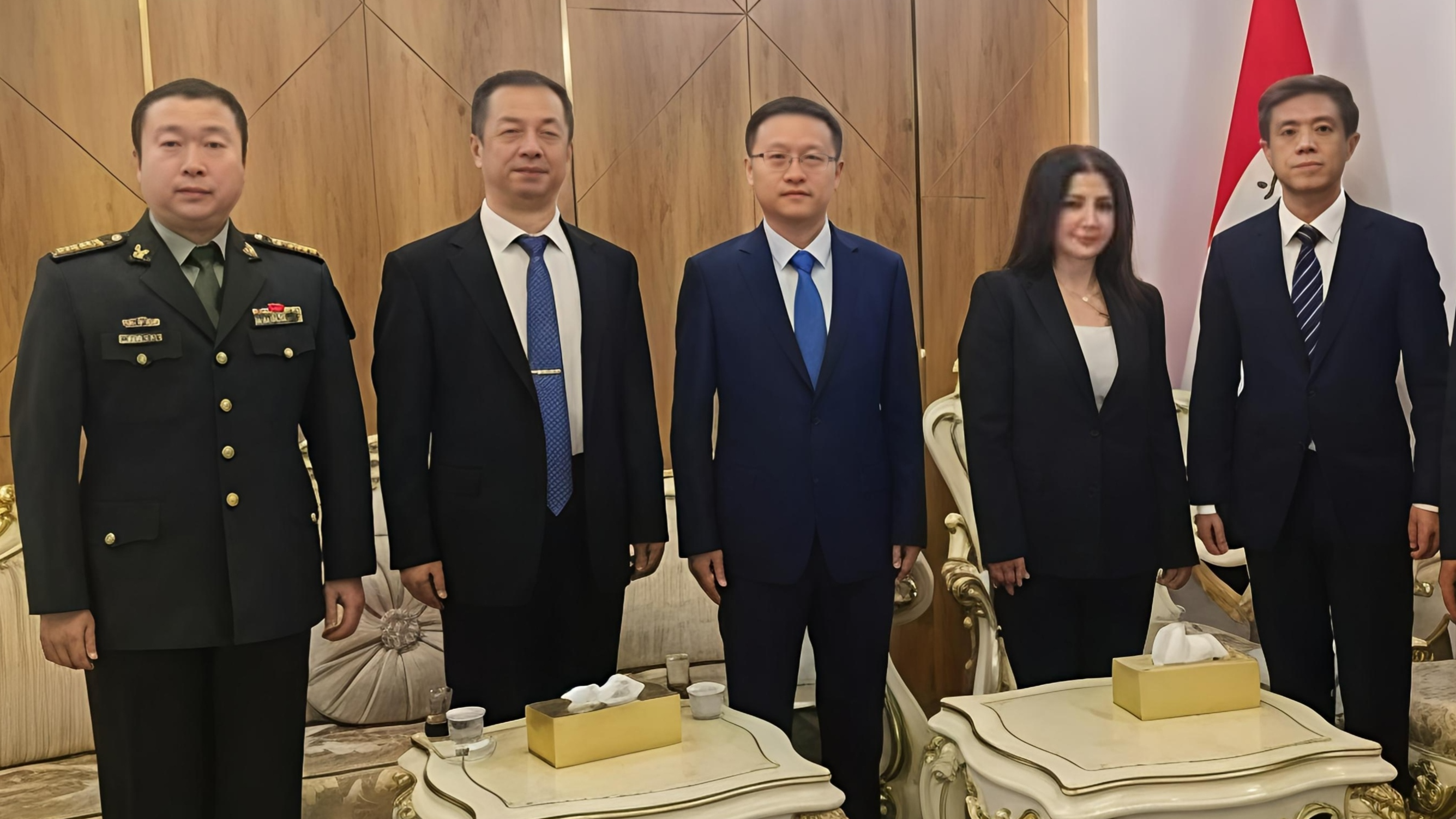 新任驻伊拉克大使向波抵伊履新