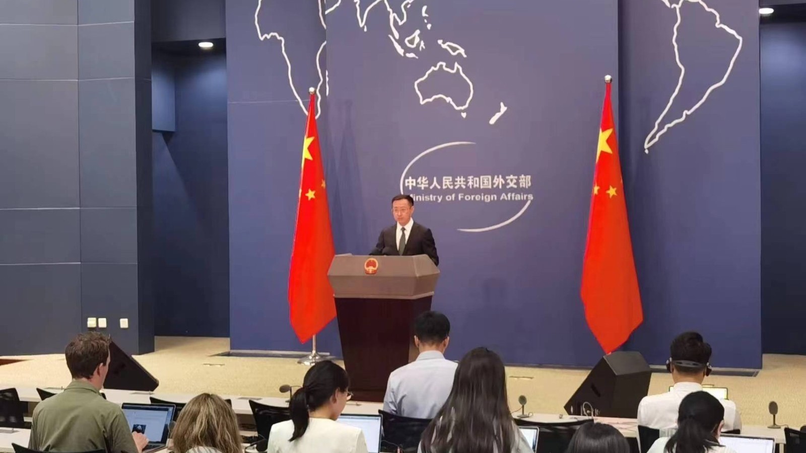 欧盟或将从下月起对中国电动汽车征税 外交部：没有前途