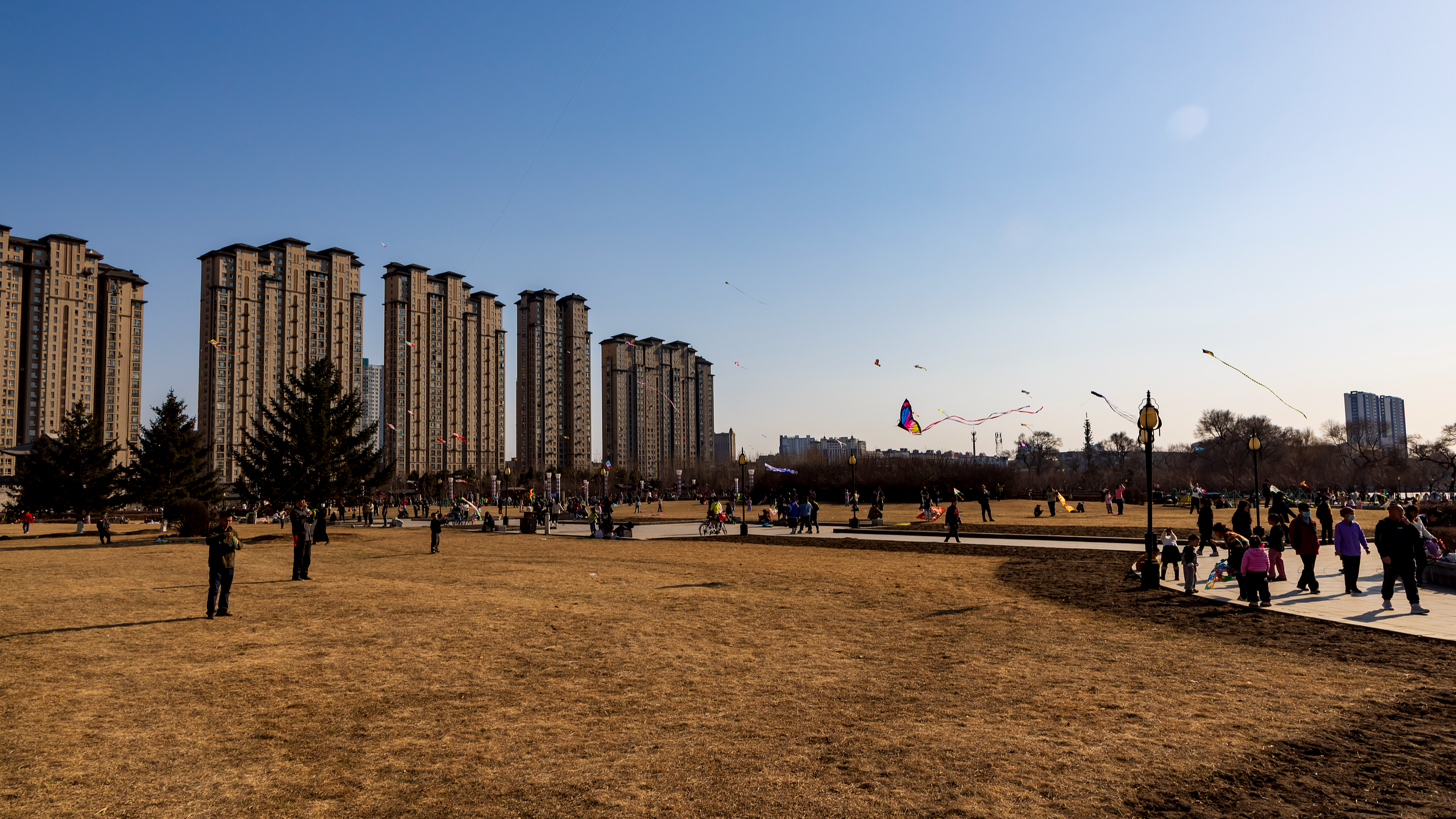 北京未来三天以晴为主，气温回升，适宜户外活动