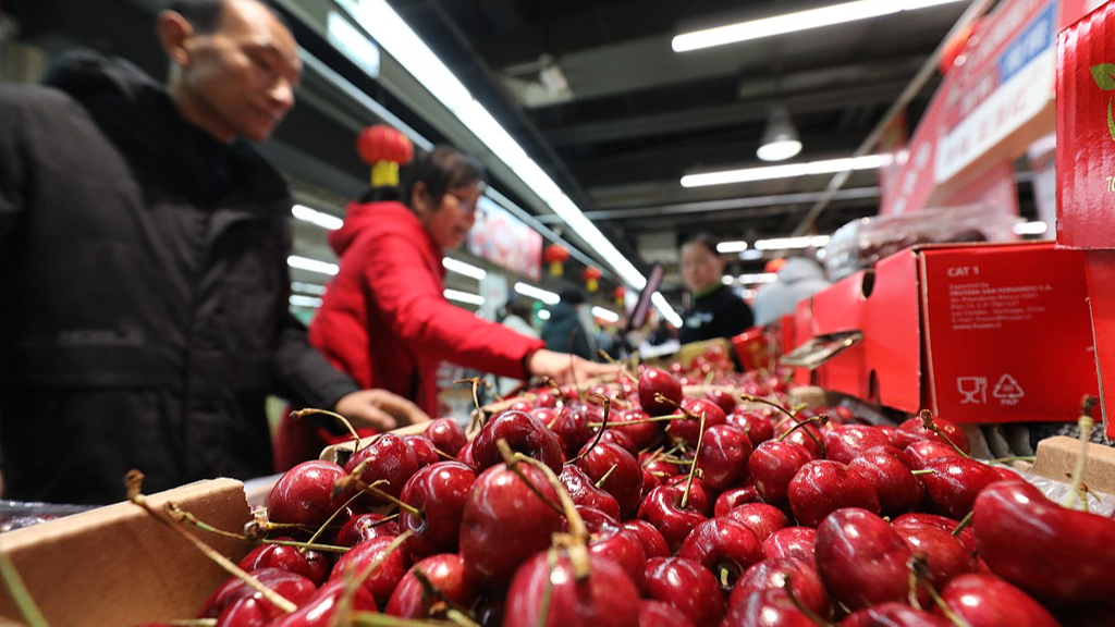 北京一女子在超市6次盗窃车厘子，有工作、高收入，还要盗窃是为啥？