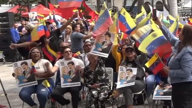委内瑞拉民众集会声援马杜罗：“美国行径卑劣、懦弱、野蛮”