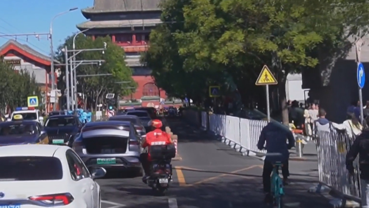 坐上107路电车 感受北京古城风韵