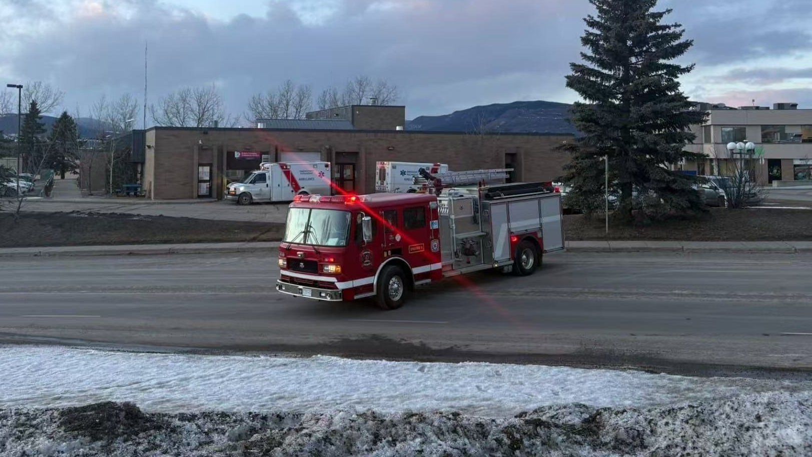 加拿大一中学发生枪击事件 已致10人死亡 加拿大一中学发生枪击事件 已致10人死亡