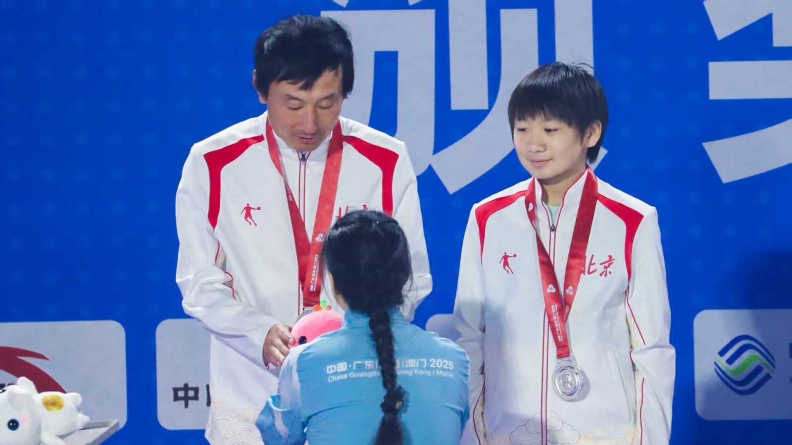 青春无畏!北京滑板队夺得首枚全运会银牌 青春无畏!北京滑板队夺得首枚全运会银牌