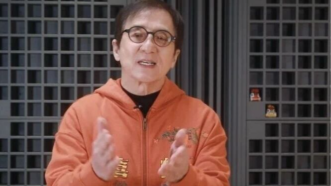 成龙“摇”来谢霆锋等好友,北京台春晚献唱《恭喜自己》 成龙“摇”来谢霆锋等好友,北京台春晚献唱《恭喜自己》