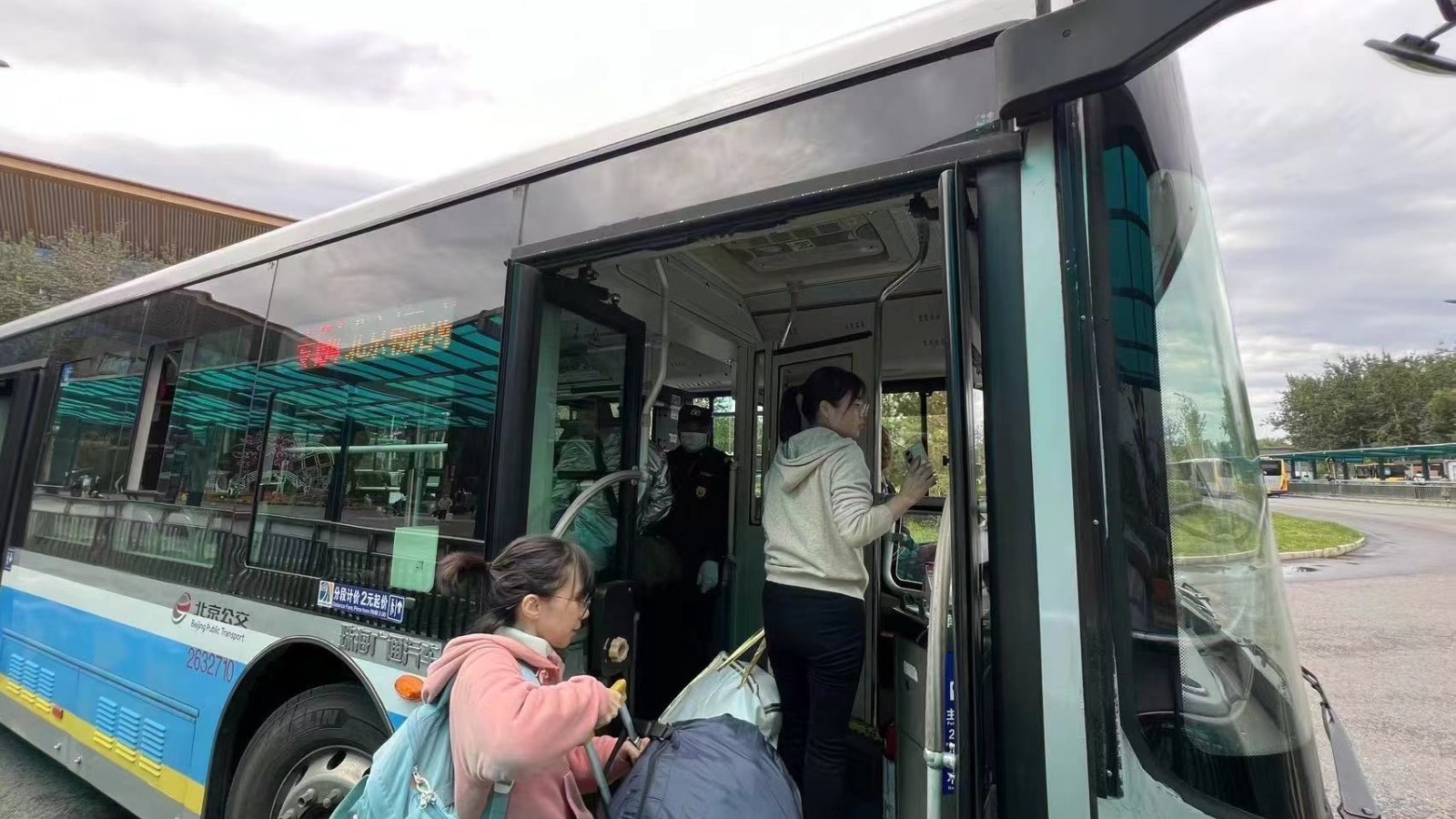 2024年国庆假期 北京朝阳站公交保障工作已开启 2024年国庆假期 北京朝阳站公交保障工作已开启