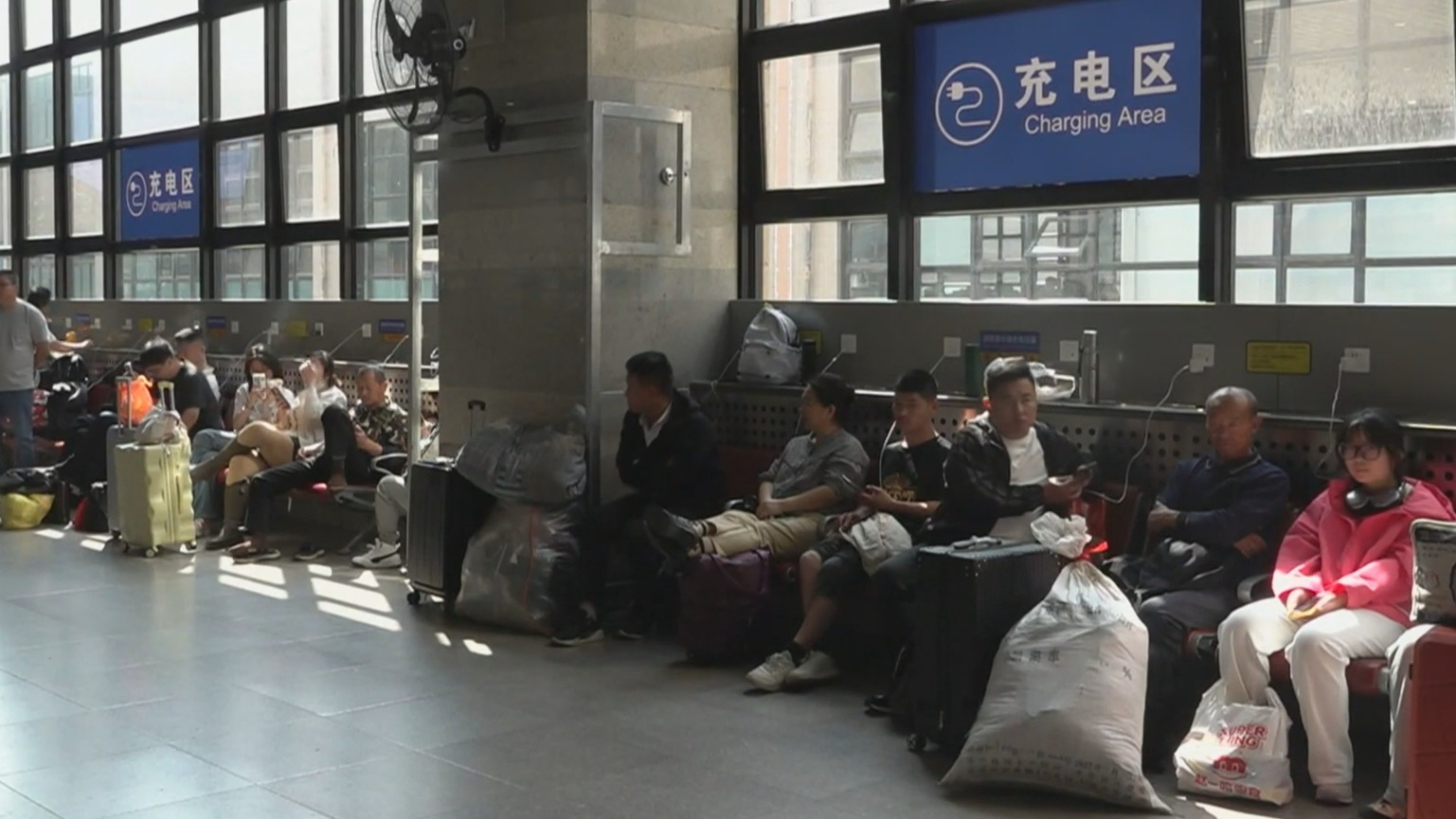 小事见温度 细节显担当 “北京服务”温暖游客 小事见温度 细节显担当 “北京服务”温暖游客