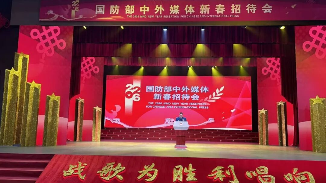 国防部新闻发言人张晓刚回应“上航母参观采访” 国防部新闻发言人张晓刚回应“上航母参观采访”