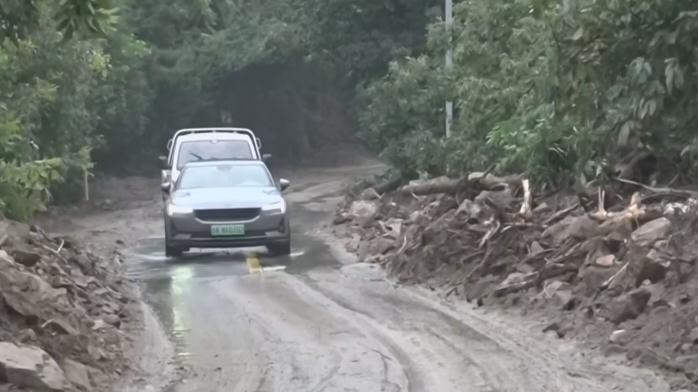 风雨最前线丨市规自委72组队员山区一线巡查地质灾害