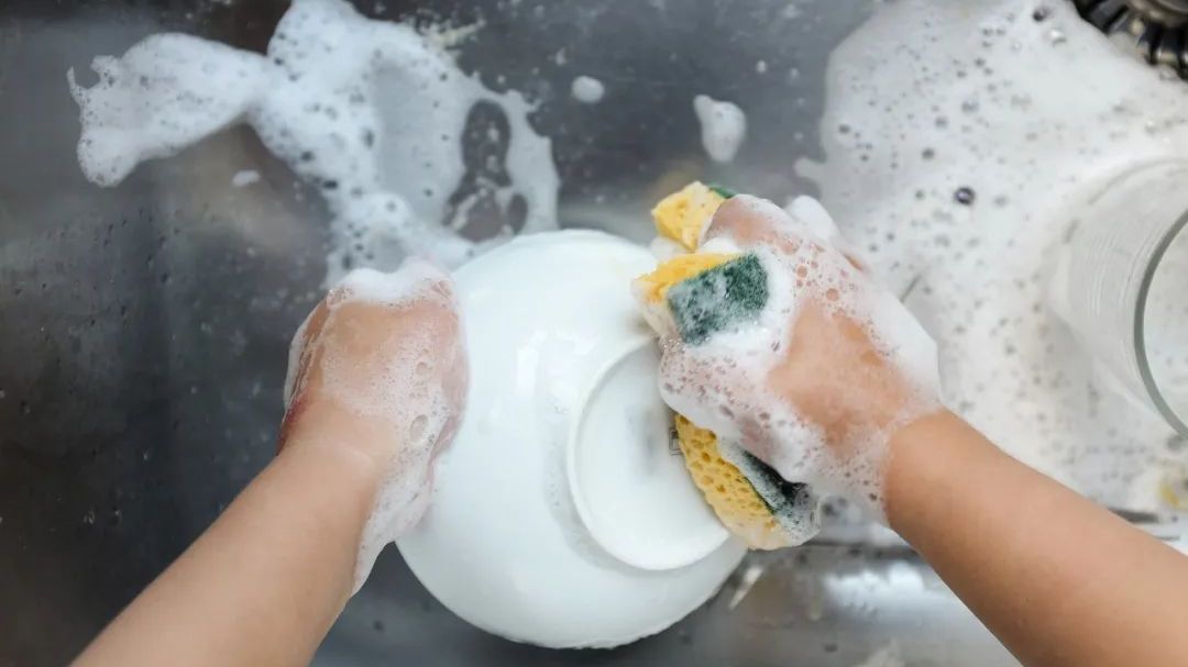 家里常见的这5件物品,远比想象中脏!正确处理方法→ 家里常见的这5件物品,远比想象中脏!正确处理方法→