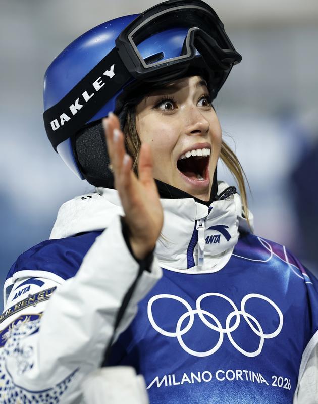 女子自由式滑雪U池:四名中国选手“组团”进决赛 谷爱凌谈失误 女子自由式滑雪U池:四名中国选手“组团”进决赛 谷爱凌谈失误