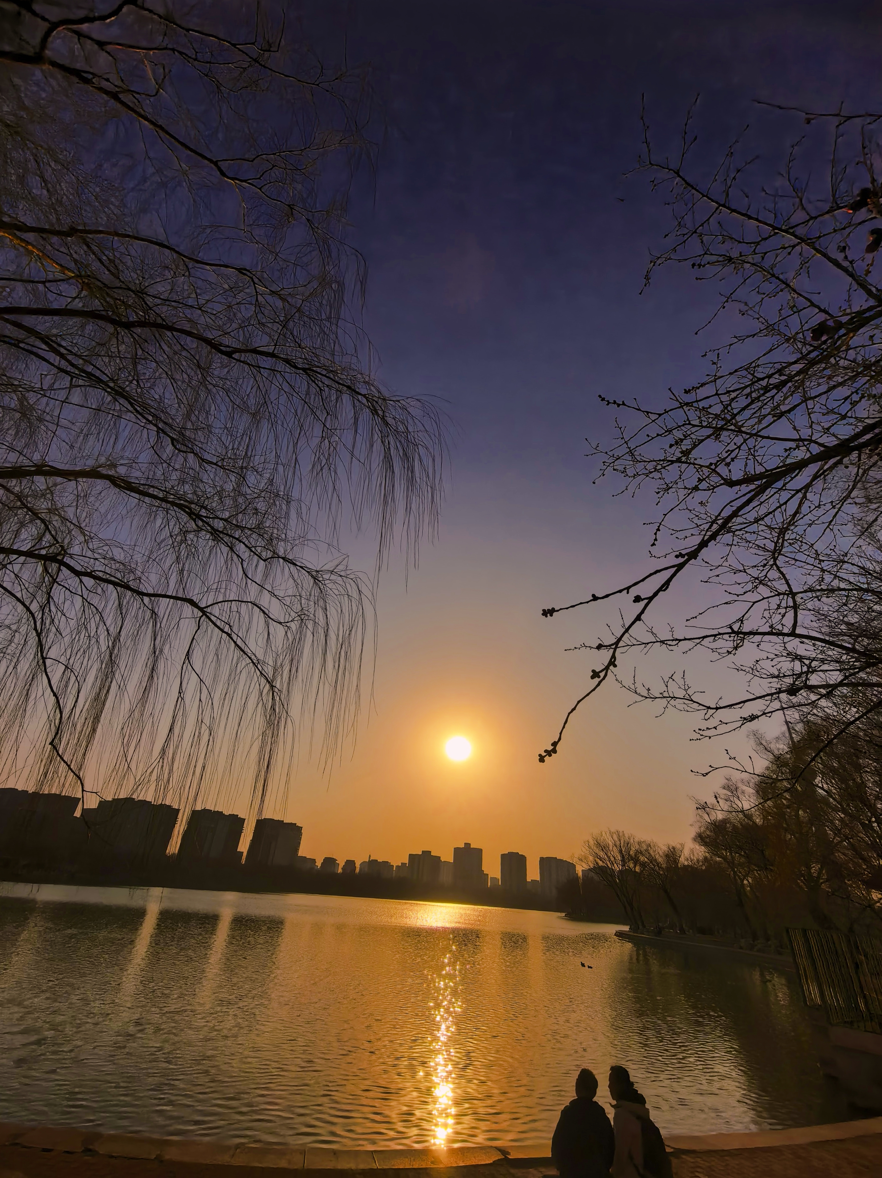 北京开工第一天,温柔夕阳接你下班 北京开工第一天,温柔夕阳接你下班