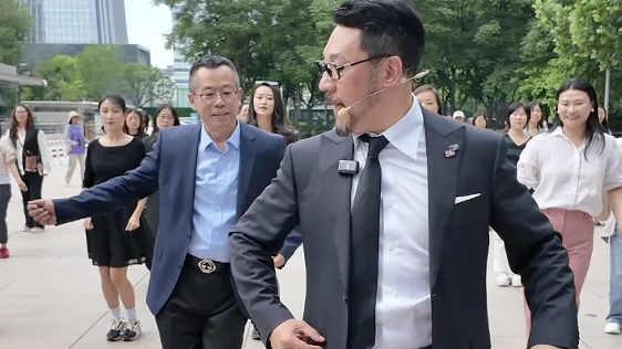 “法拉利”大叔许文飙北京台现场教学 总编辑越努力越像“划水” “法拉利”大叔许文飙北京台现场教学 总编辑越努力越像“划水”