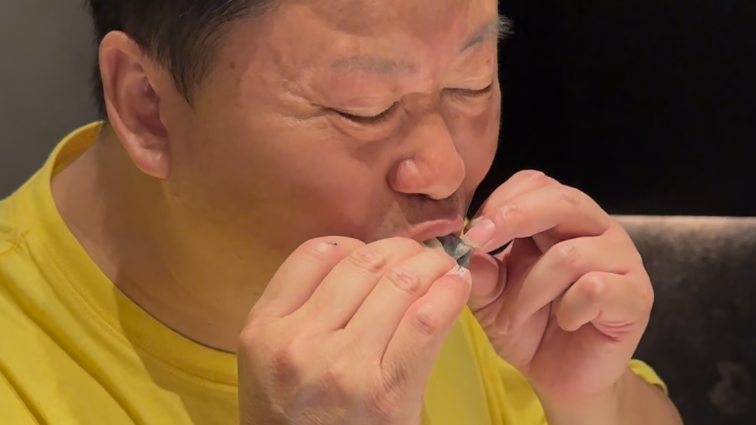 “卤鹅哥”林江来到北京体验传统北京美食北京烤鸭 “卤鹅哥”林江来到北京体验传统北京美食北京烤鸭