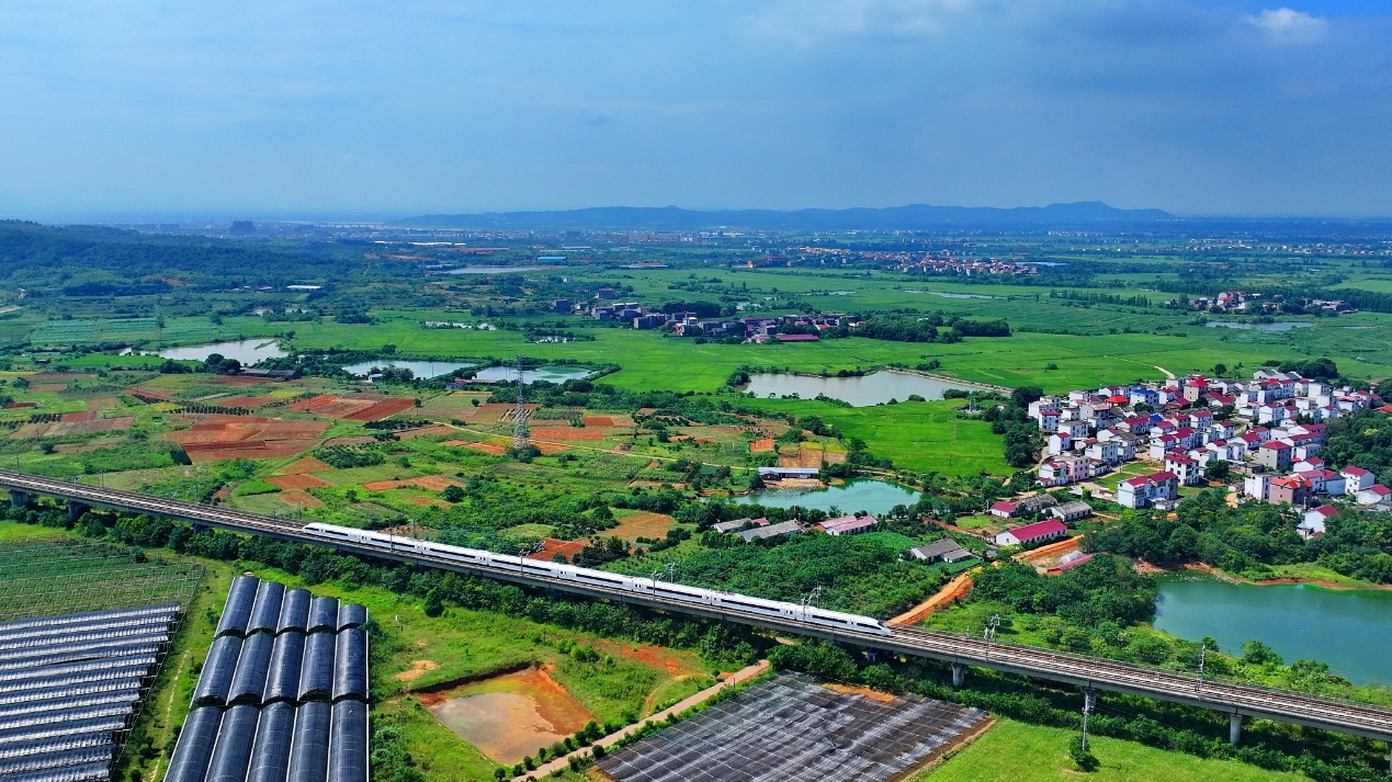 上半年全国铁路发送旅客突破20亿人次,主要客运指标稳居世界首位! 上半年全国铁路发送旅客突破20亿人次,主要客运指标稳居世界首位!