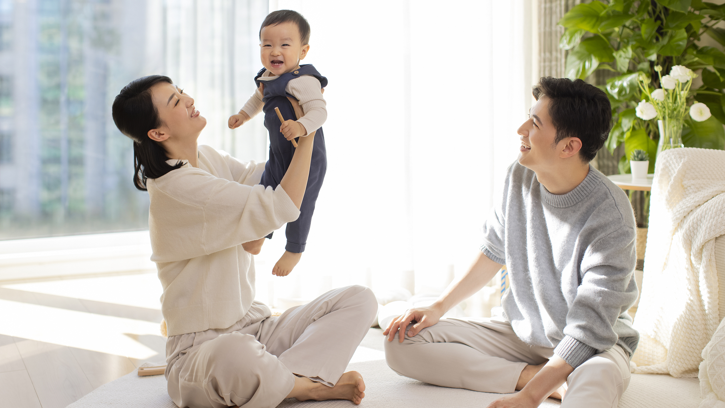 国家发改委:正积极加紧制定育儿补贴、劳动工资等政策 国家发改委:正积极加紧制定育儿补贴、劳动工资等政策