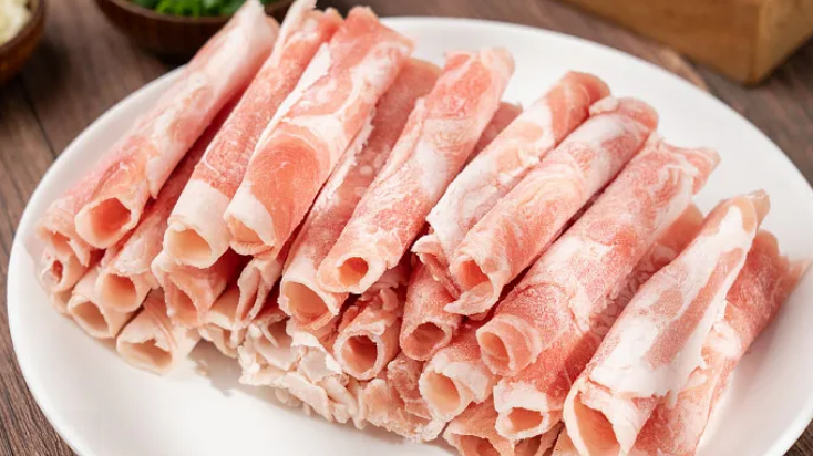 辟谣丨冬季冻肉解冻注意这些风险和误区