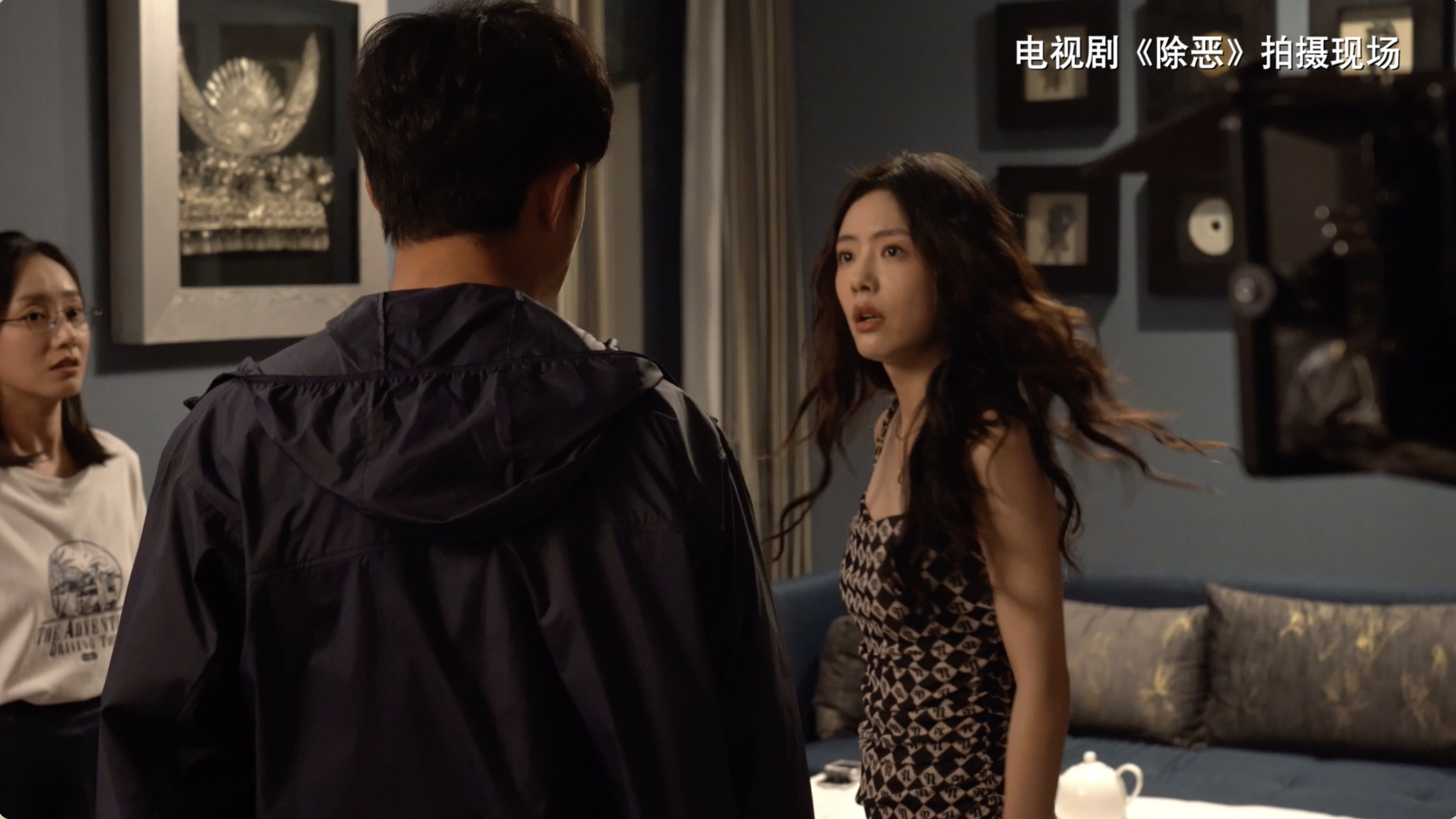 电视剧《除恶》为了让拍摄效果更真实,李晓雅主动要求再拍一次扇脸戏 电视剧《除恶》为了让拍摄效果更真实,李晓雅主动要求再拍一次扇脸戏