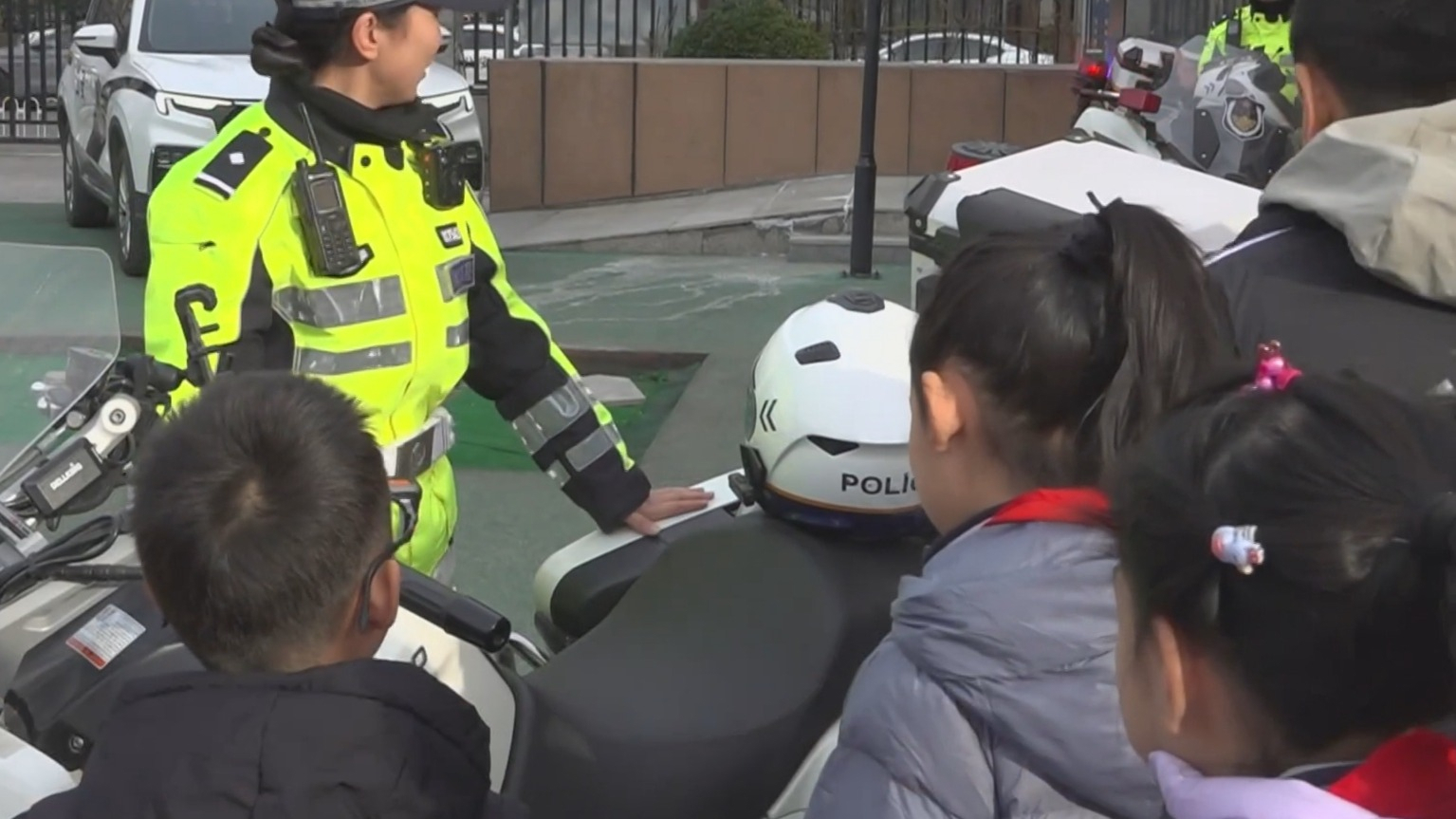 北京开展形式多样的“全国交通安全日”主题宣传活动 北京开展形式多样的“全国交通安全日”主题宣传活动