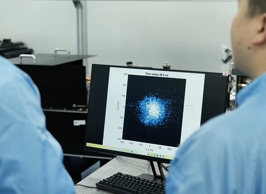 中国科学家造出“类球状闪电” 破解百年科学悬案