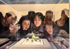 海昏侯墓十年考古发现：解码汉代文明的新窗口