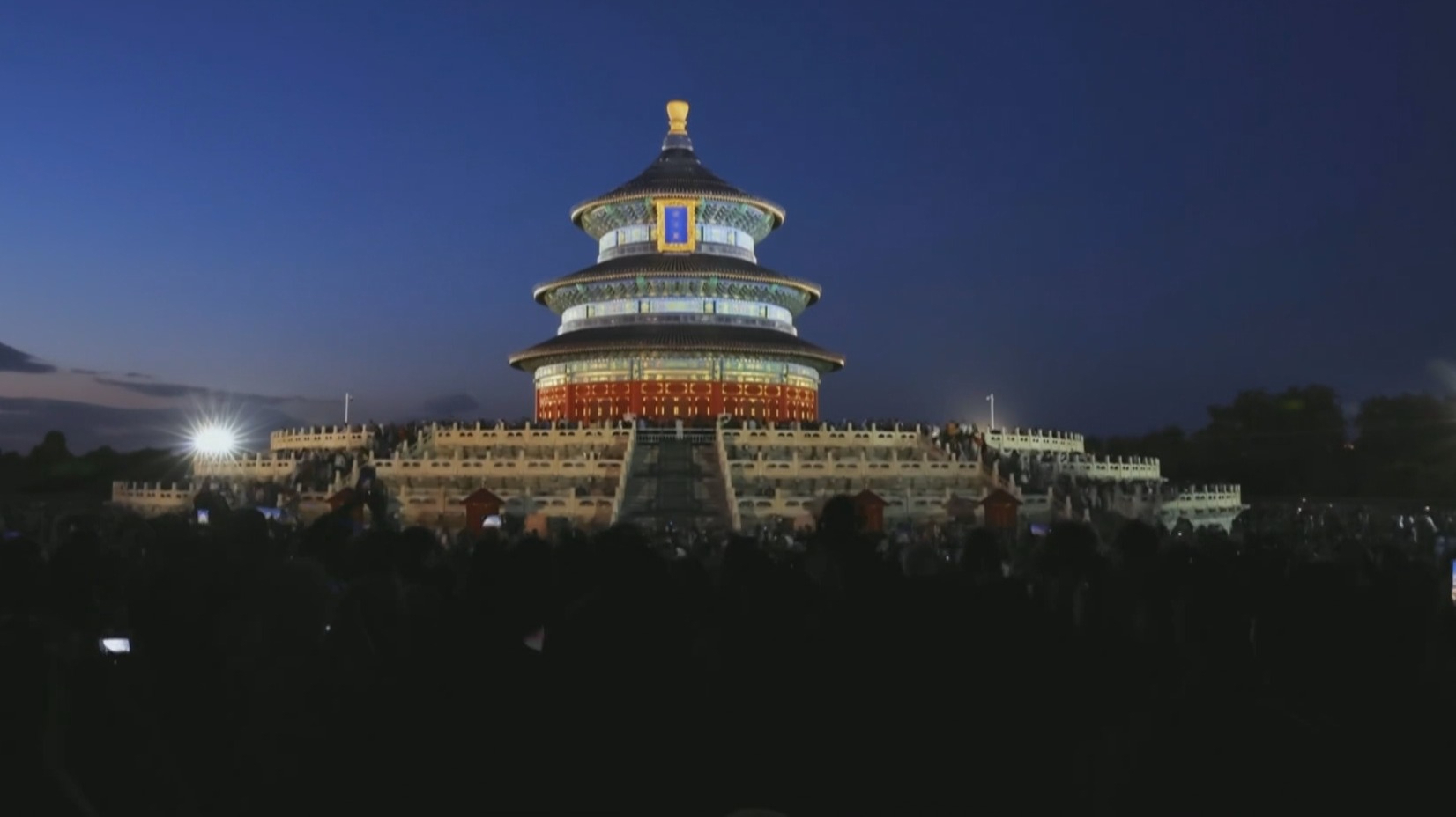蓝调时刻 天坛祈年殿夜景氛围感十足