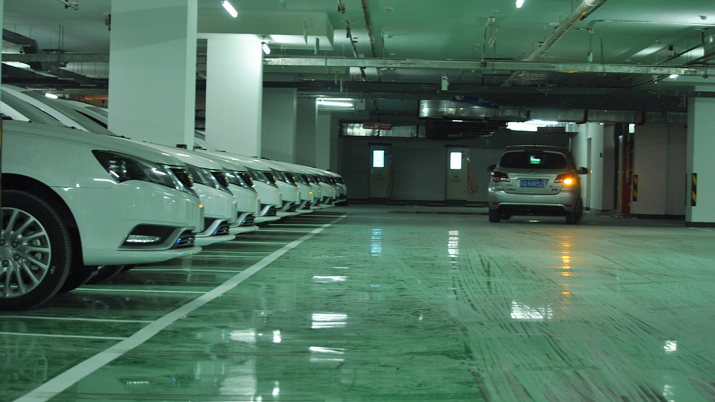 半夜出现在地下车库？北京警方刑拘3名男子！