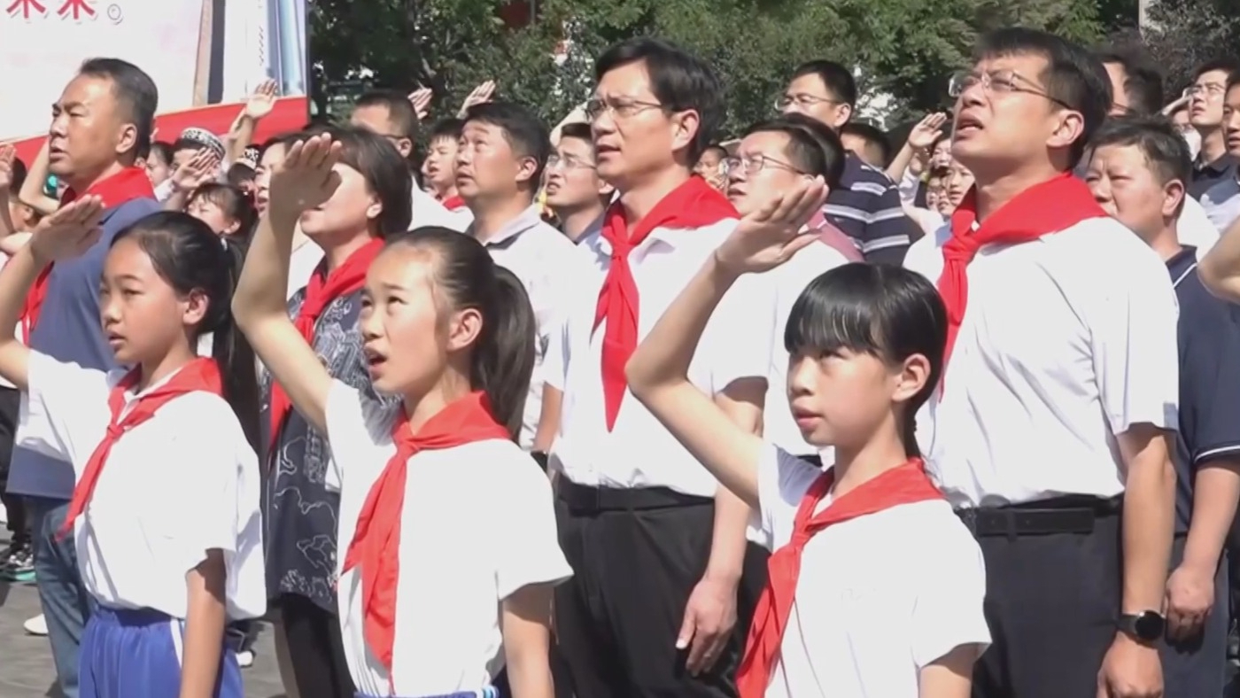 “红领巾爱祖国——我心中的五星红旗”国旗传递活动启动