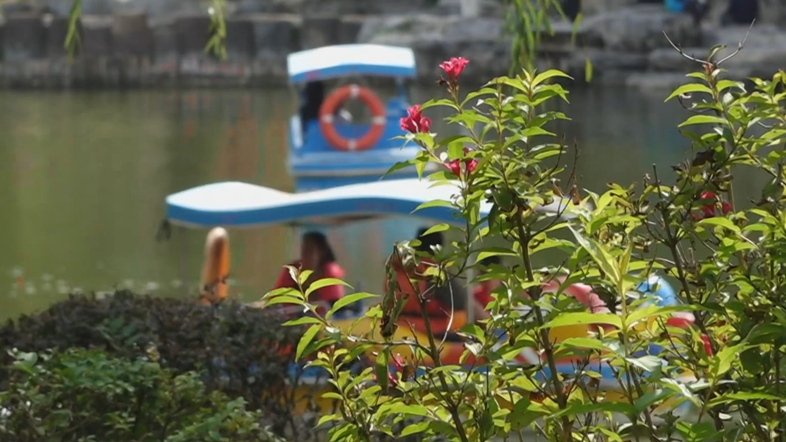 假期八天首都公园服务暖心 亮点纷呈 带动周边消费超40亿元 假期八天首都公园服务暖心 亮点纷呈 带动周边消费超40亿元