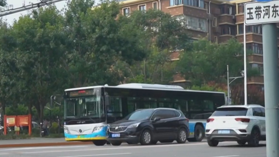 智能化手段加持 微改造破解道路堵点