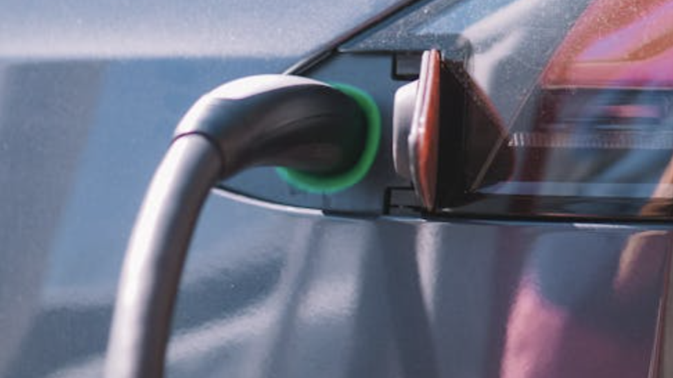 设施数量突破两千万,我国建成全球最大电动汽车充电网络 设施数量突破两千万,我国建成全球最大电动汽车充电网络