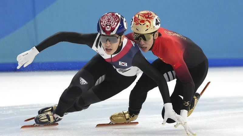 中国短道男队遭“黑手”!杨扬:被尊重的金牌才是真正的金牌 中国短道男队遭“黑手”!杨扬:被尊重的金牌才是真正的金牌