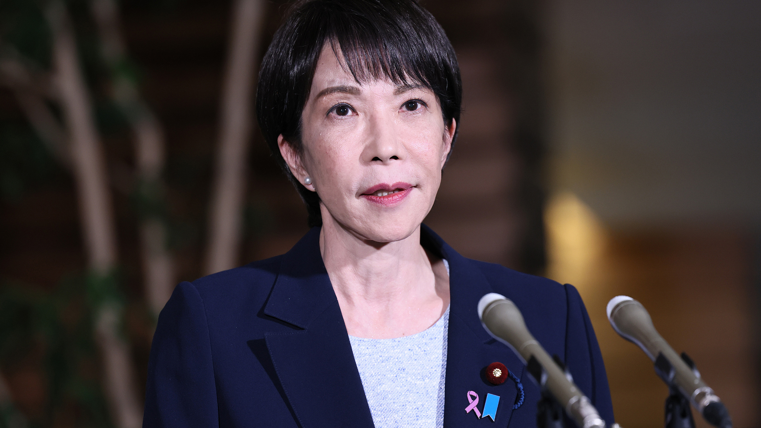 高市早苗就违规收受捐款道歉 高市早苗就违规收受捐款道歉