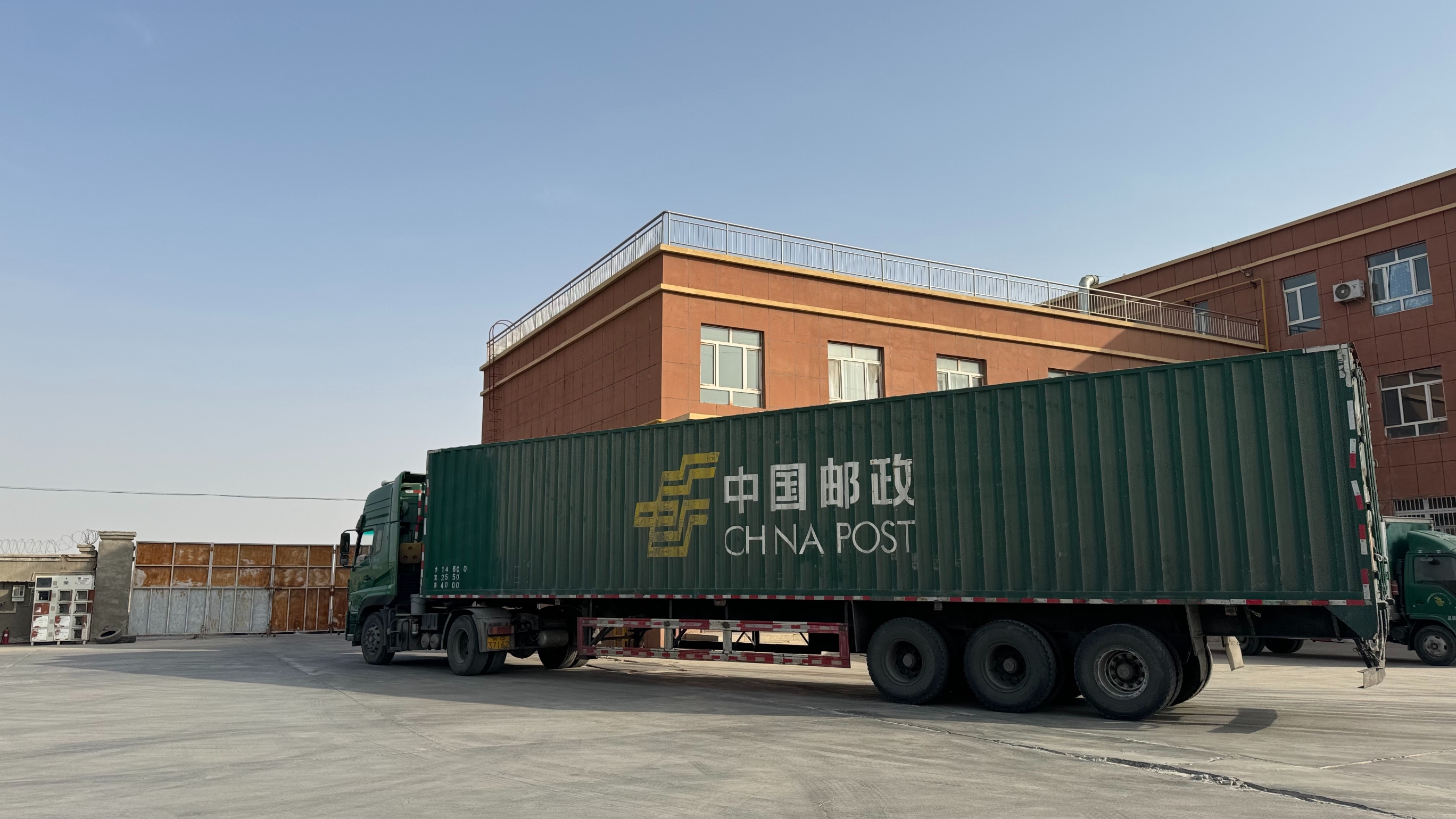 国家邮政局：切实保障快递员春运期间休息休假等合法权利