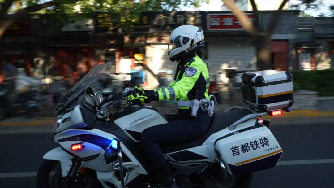 这位女铁骑,好样的! 这位女铁骑,好样的!