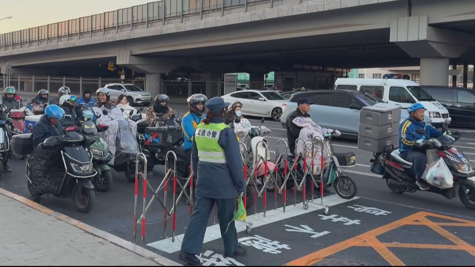 北京130余处路口试点非机动车停止线后移改造完成