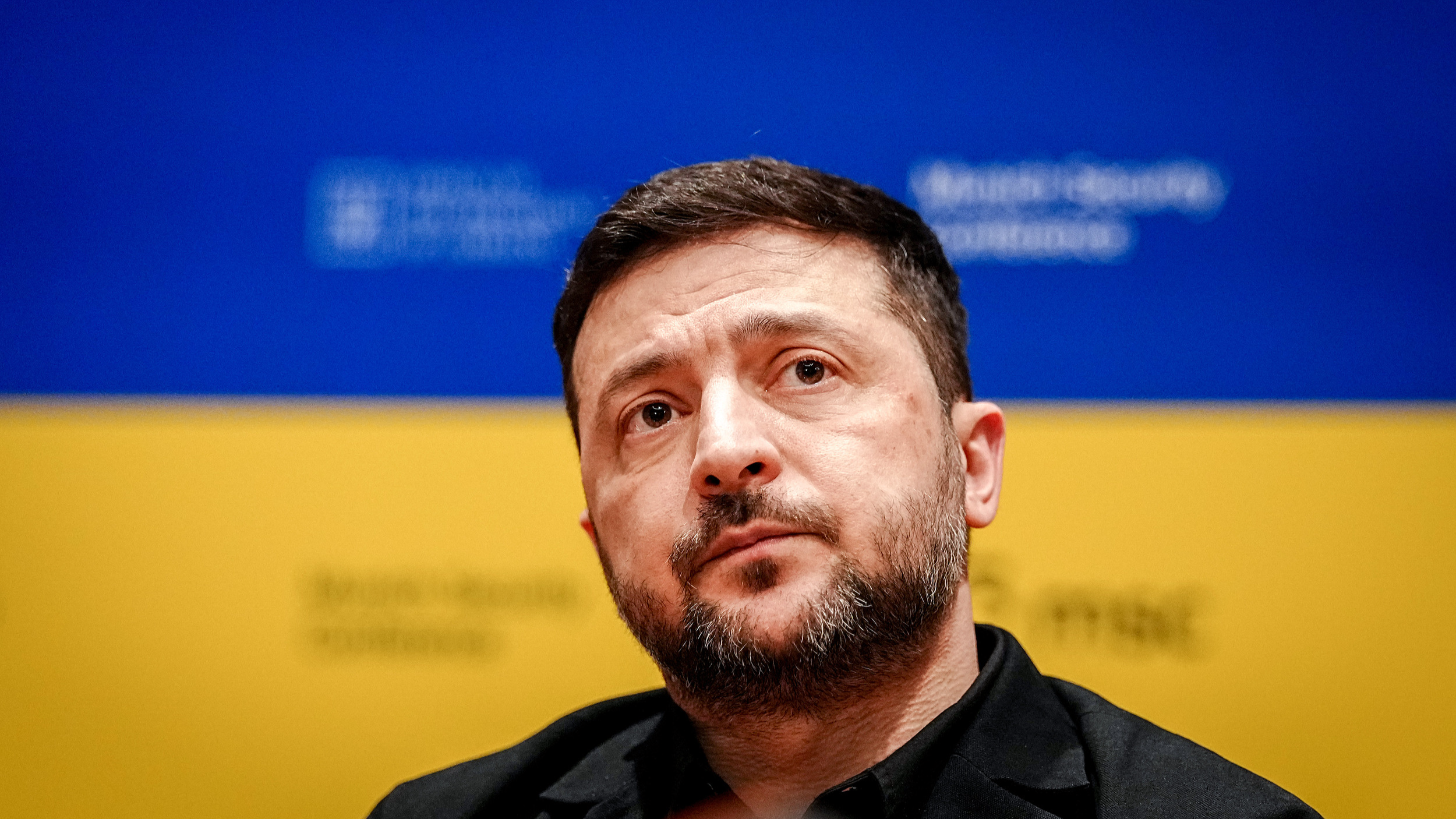 泽连斯基:美国老是要乌克兰让步 泽连斯基:美国老是要乌克兰让步