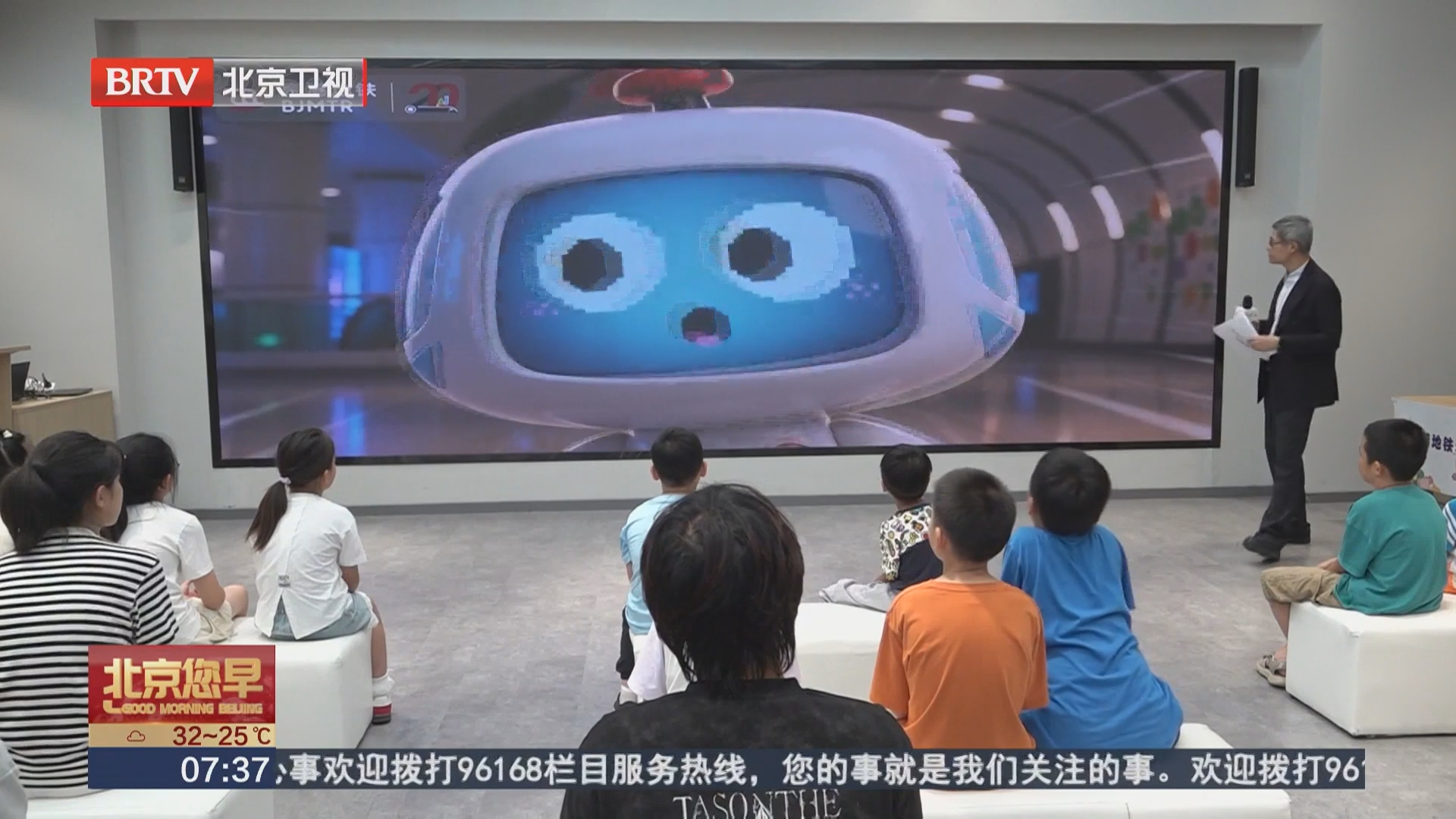 地铁专业人员手把手教您安全乘梯